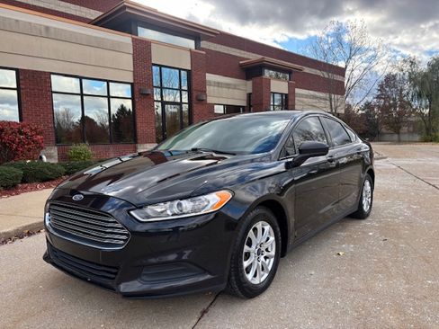 Used 2015 Ford Fusion S image 5
