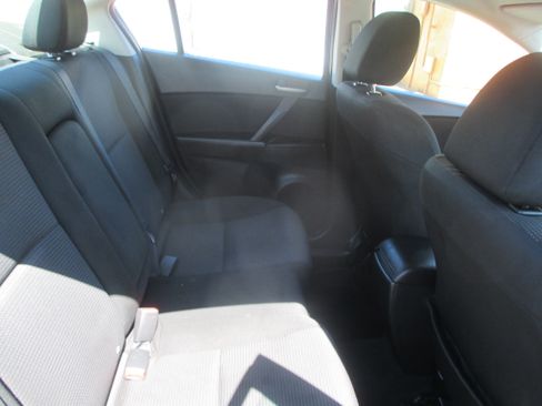 Used 2013 MAZDA MAZDA3 i Touring Sedan FWD image 8