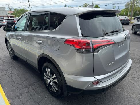 Used 2018 Toyota RAV4 AWD LE image 4