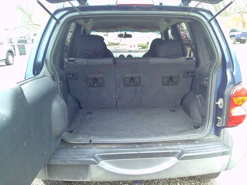 Used 2004 Jeep Liberty Sport image 10