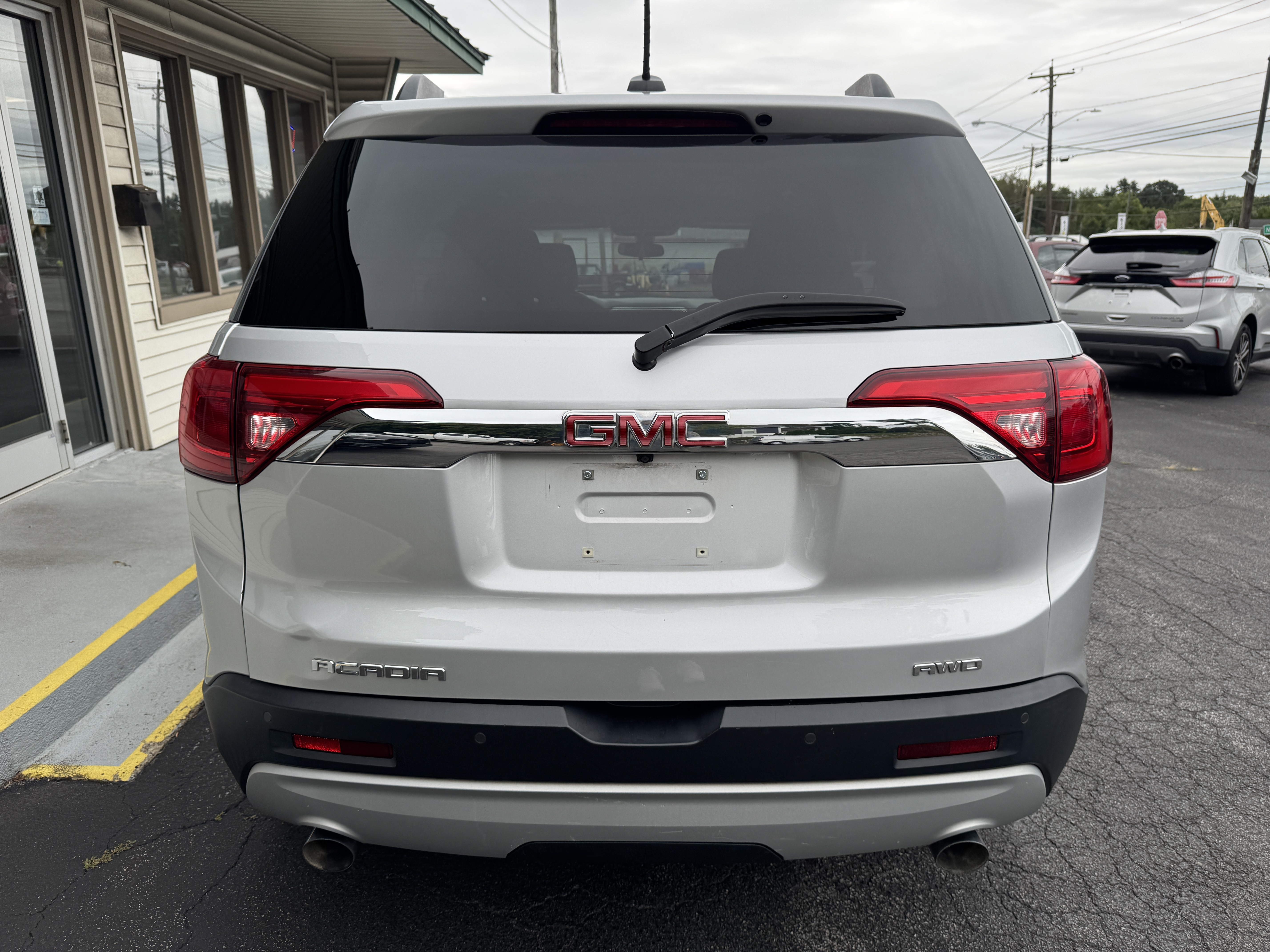 Used 2017 GMC Acadia AWD SLE w/ SLE-2 image 4
