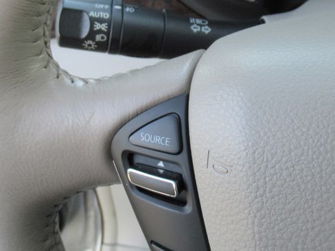 Used 2015 Nissan Quest 3.5 SL image 16