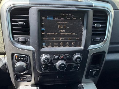 Used 2016 RAM 1500 4x4 Crew Cab SLT image 10