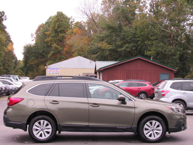 Used 2018 Subaru Outback 2.5i Premium AWD/4WD image 11