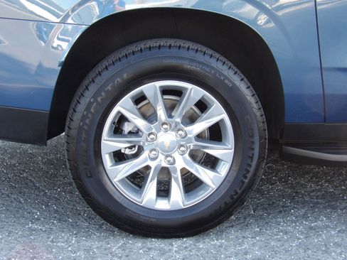 Used 2025 Chevrolet Suburban 2WD Premier image 7