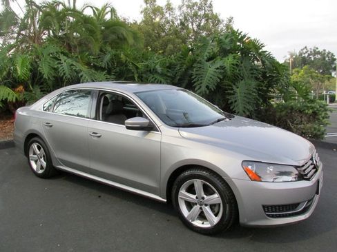 Used 2013 Volkswagen Passat TDI SE image 1