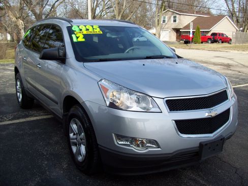 Used 2012 Chevrolet Traverse LS image 3