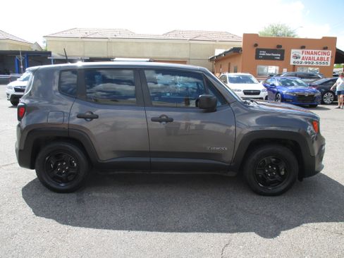 Used 2016 Jeep Renegade FWD Sport image 2