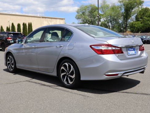Used 2016 Honda Accord EX Sedan image 6