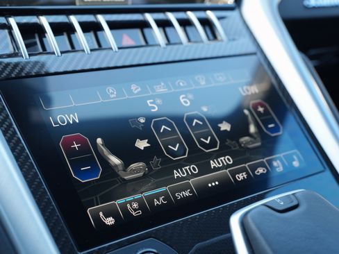 Used 2020 Lamborghini Urus image 21