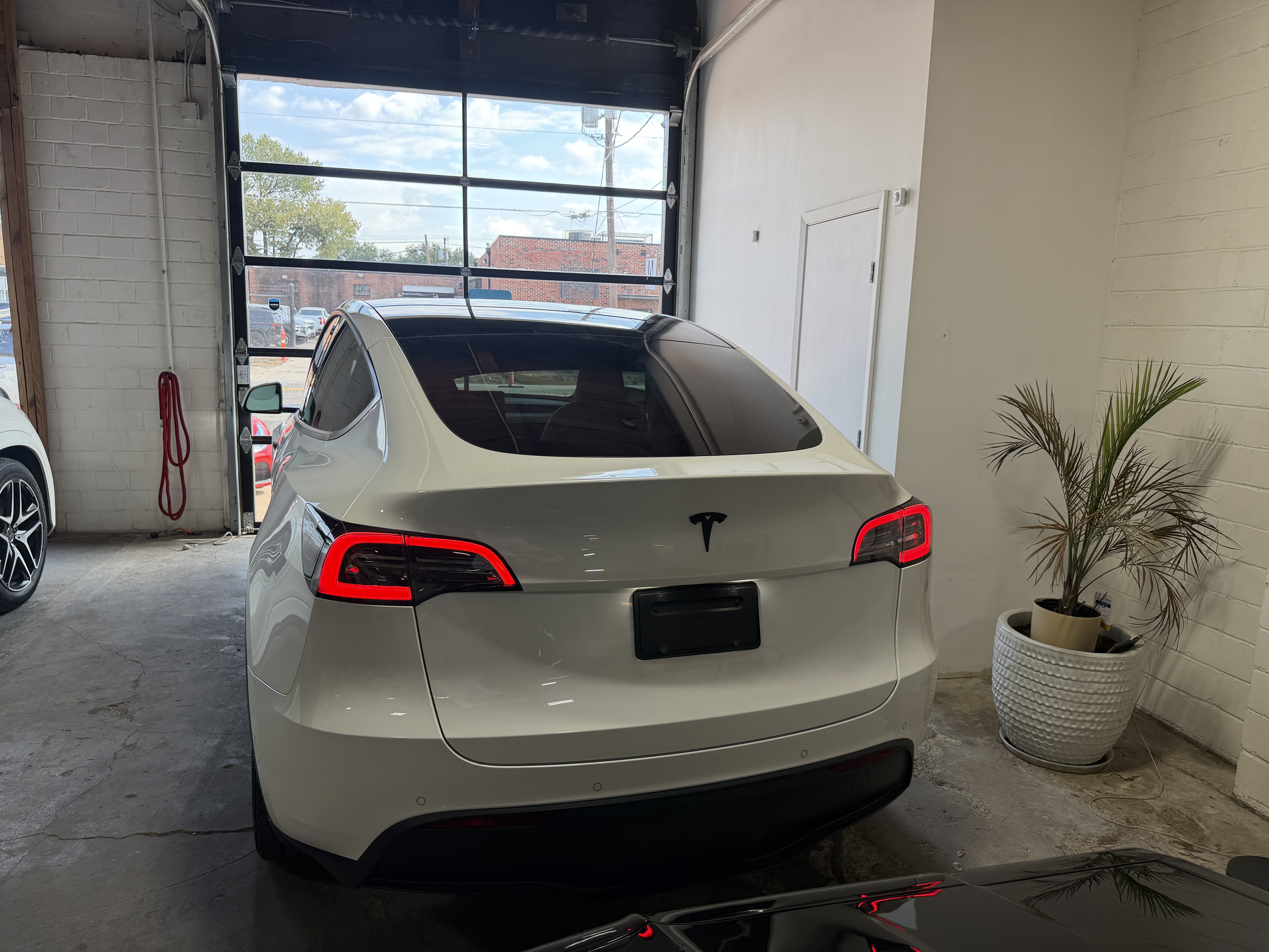 Used 2021 Tesla Model Y AWD image 9