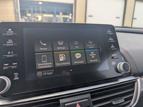 Used 2018 Honda Accord Sport image 10