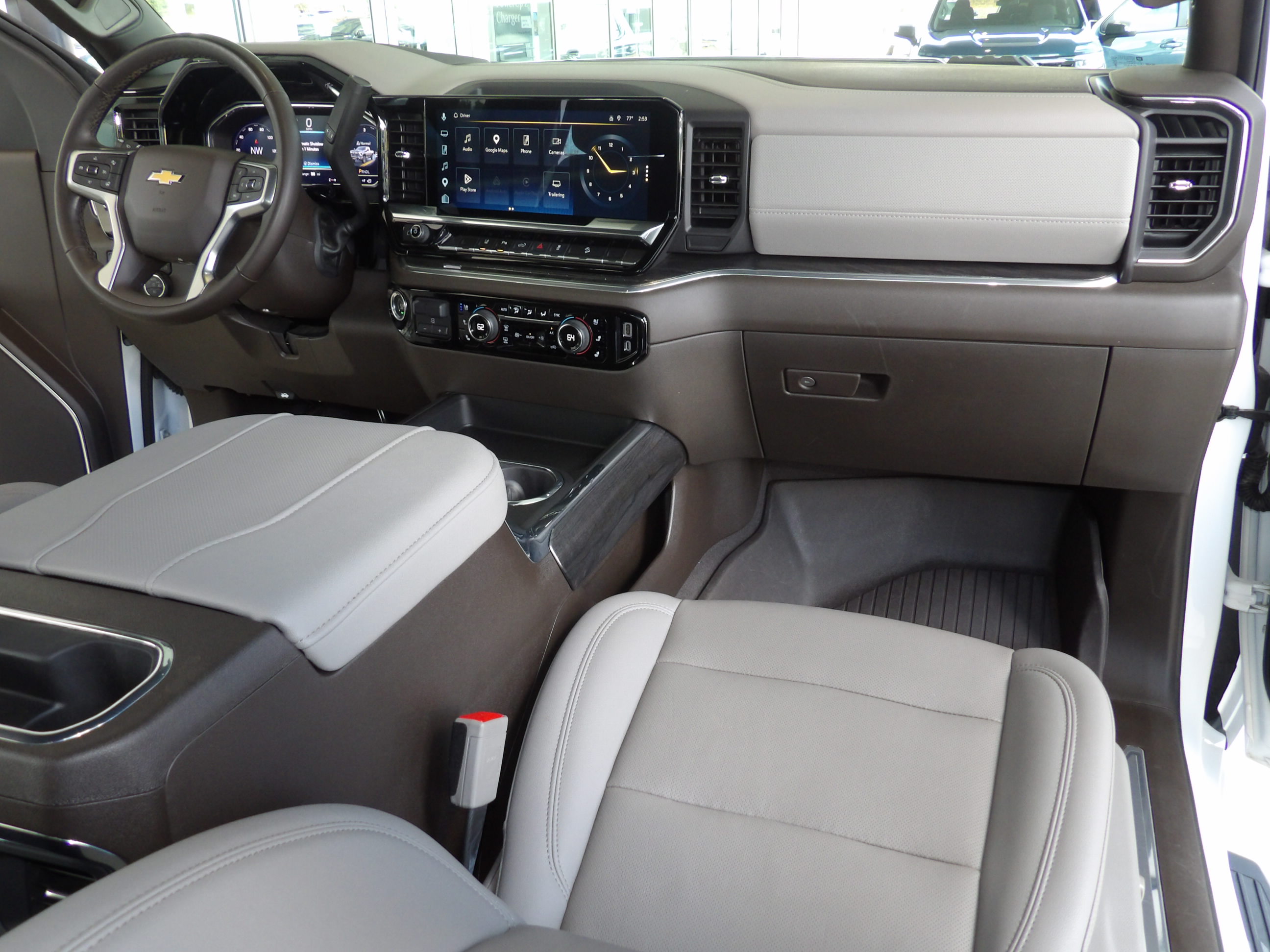 Used 2025 Chevrolet Silverado 3500 4x4 Crew Cab LTZ image 4