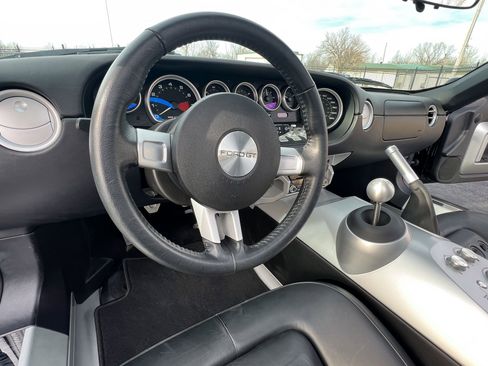 Used 2005 Ford GT image 29
