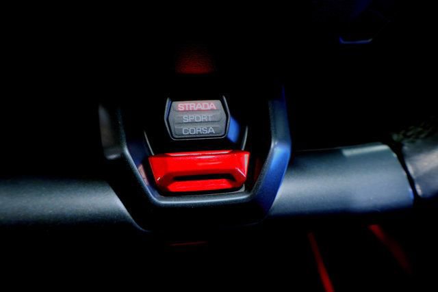 Used 2017 Lamborghini Huracan LP 580-2 RWD image 35