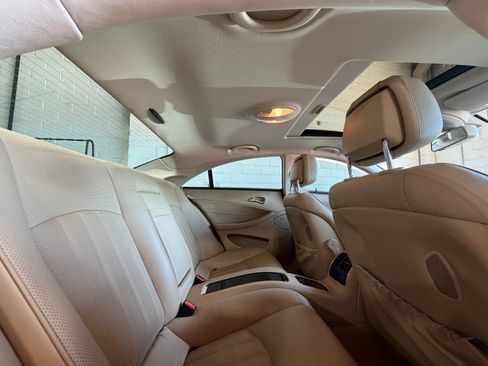 Used 2009 Mercedes-Benz CLS 550 w/ Premium Package image 27