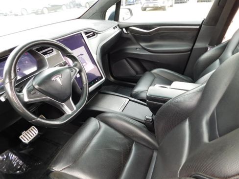 Used 2016 Tesla Model X P90D image 11