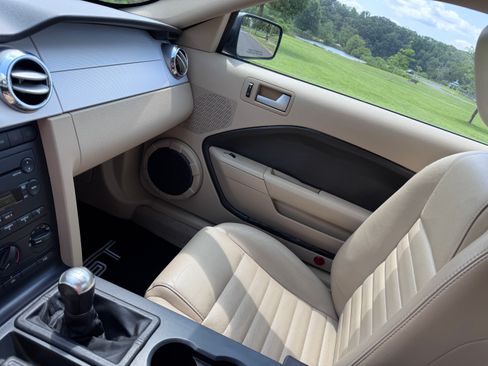 Used 2006 Ford Mustang GT Premium image 11