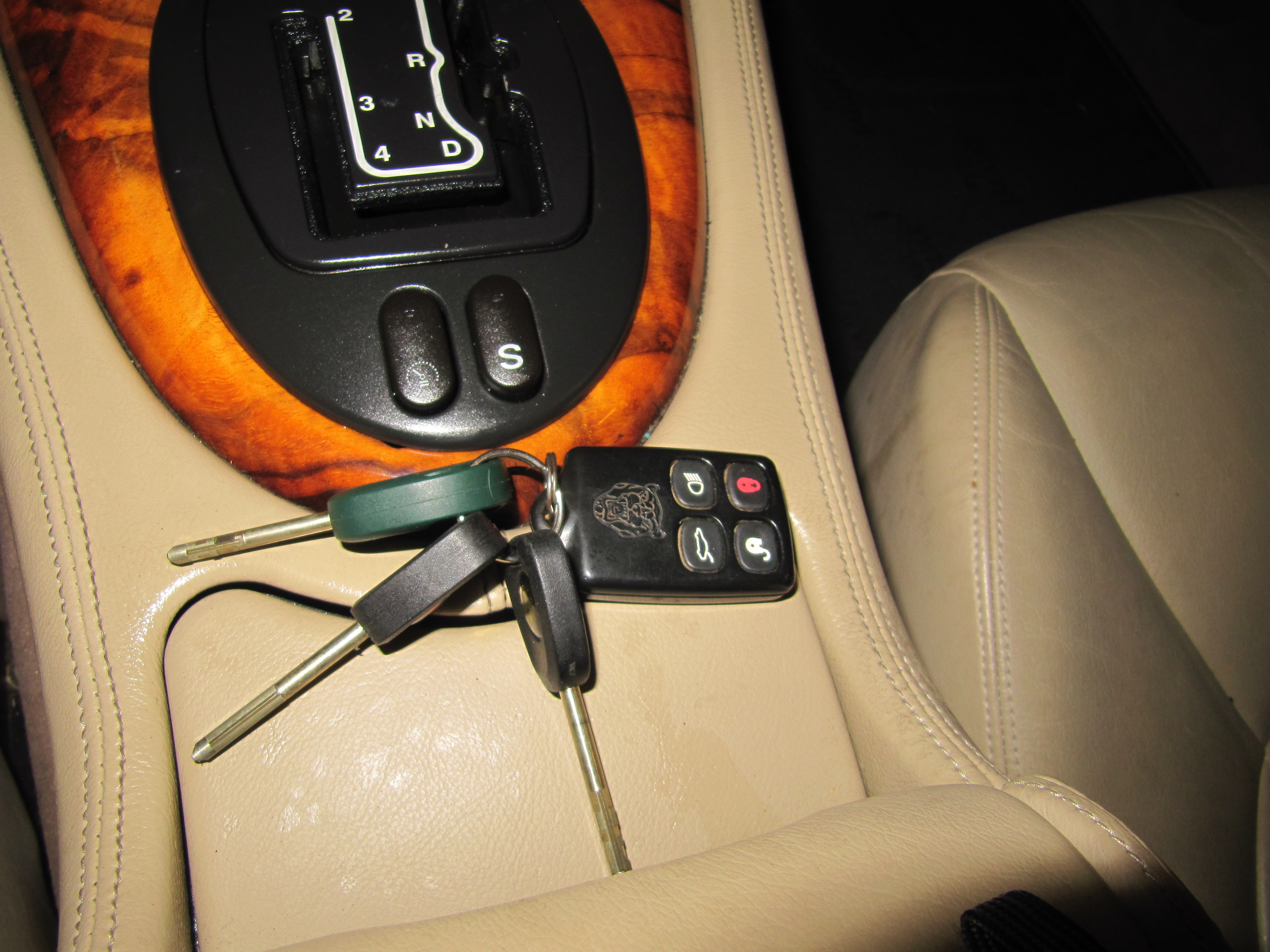 Used 1999 Jaguar XK8 RWD image 16