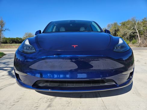 Used 2022 Tesla Model Y Performance image 7