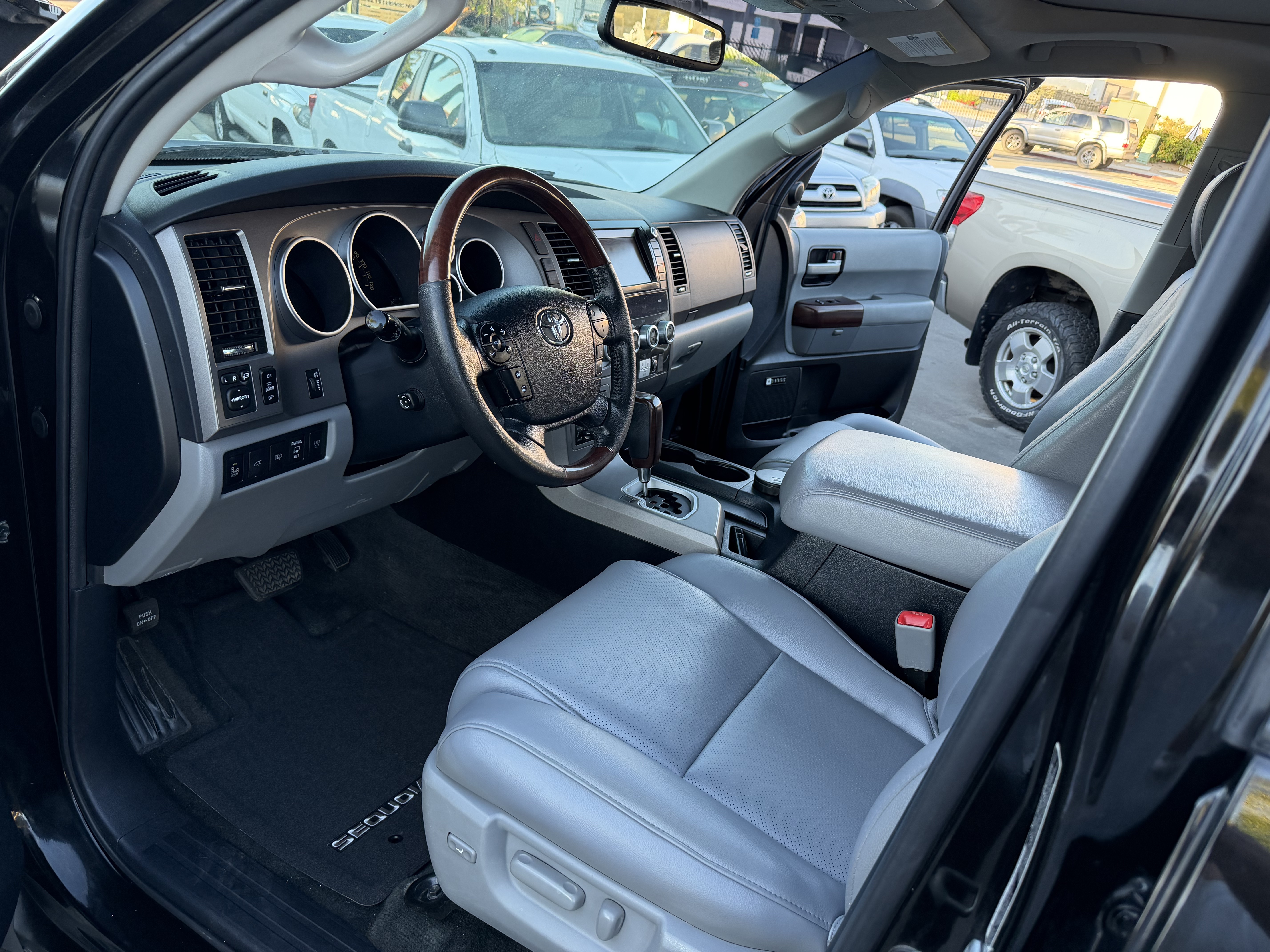 Used 2012 Toyota Sequoia Platinum AWD/4WD image 16
