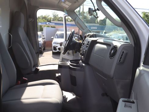 Used 2019 Ford E-350 and Econoline 350 Super Duty RWD image 19