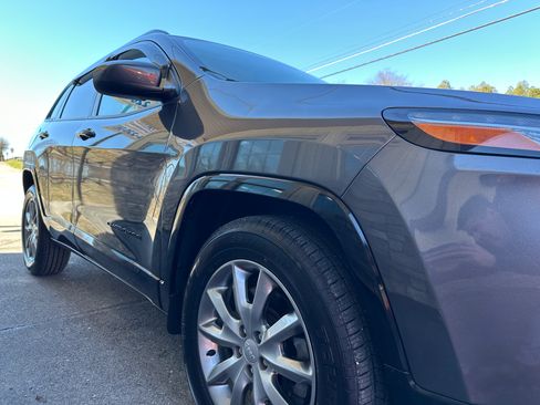 Used 2018 Jeep Cherokee Latitude image 10