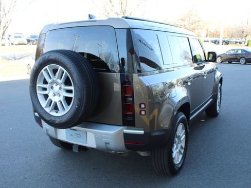 Used 2025 Land Rover Defender 110 S image 2