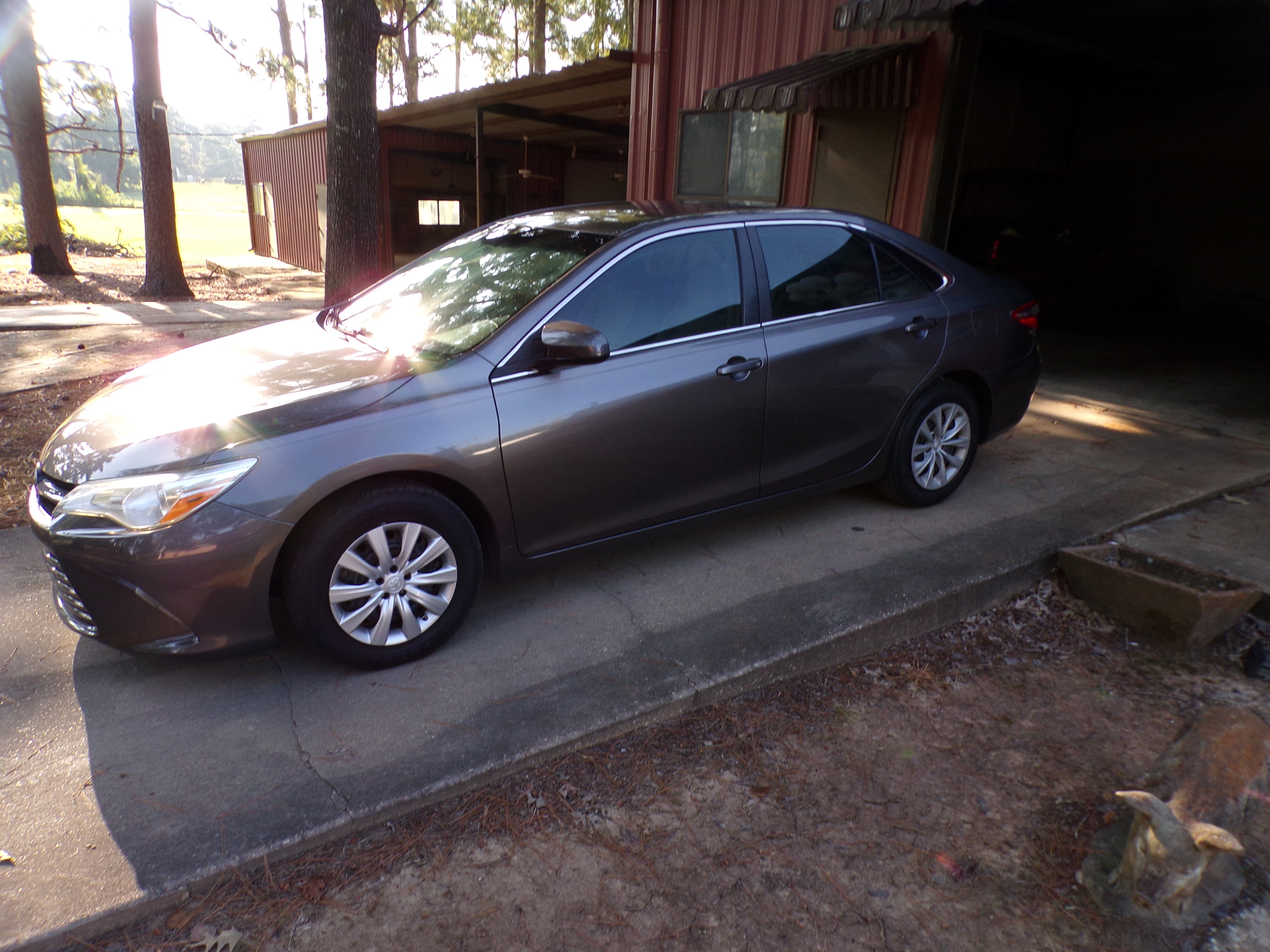 Used 2017 Toyota Camry LE Sedan 4D FWD image 1