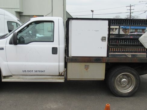 Used 2003 Ford F450 XL image 3