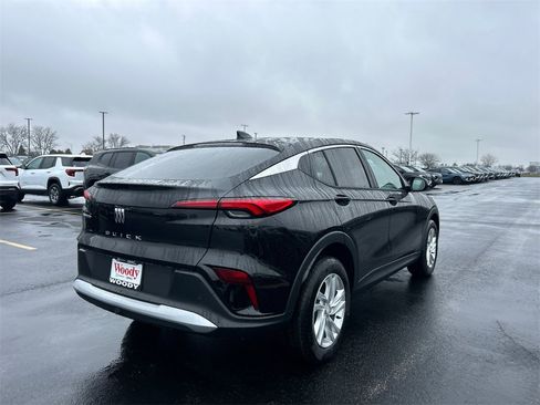 New 2026 Buick Envista Preferred image 8