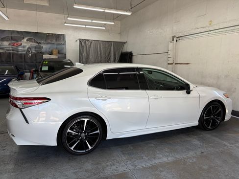 Used 2020 Toyota Camry XSE FWD image 4