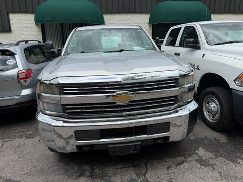 Used 2016 Chevrolet Silverado 3500 4x4 Crew Cab image 2