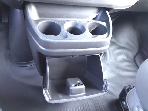 Used 2019 Chevrolet Express 2500 image 15