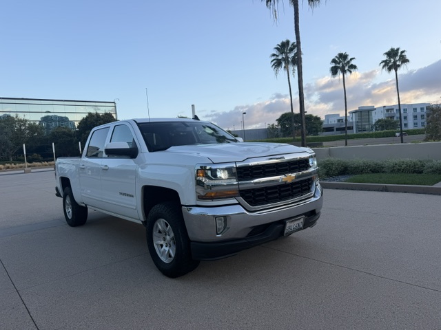 Used 2018 Chevrolet Silverado 1500 2WD Crew Cab LT image 10