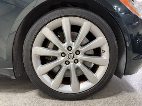 Used 2010 Jaguar XF Premium RWD image 14