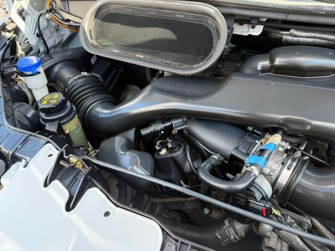 Used 2018 Ford Transit 250 image 19