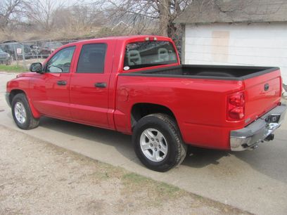 Used 2005 Dodge Dakota SLT