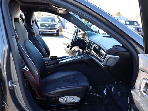 Used 2016 Porsche Panamera GTS image 17