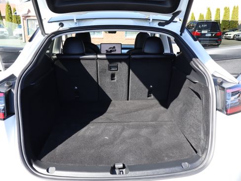 Used 2025 Tesla Model Y Performance image 18
