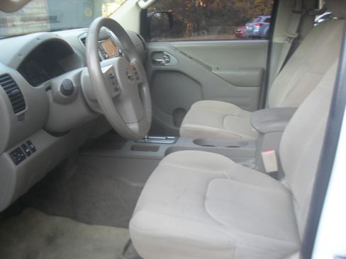 Used 2016 Nissan Frontier PRO-4X image 7