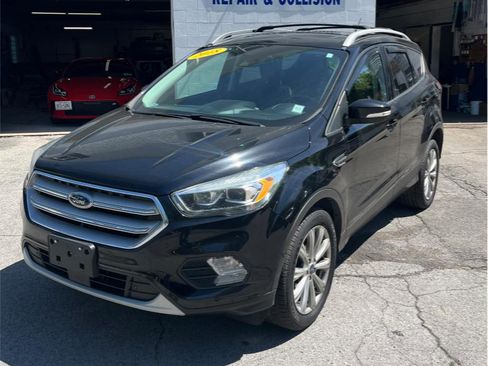 Used 2018 Ford Escape Titanium image 1