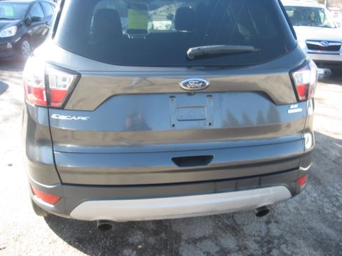 Used 2018 Ford Escape SE image 6