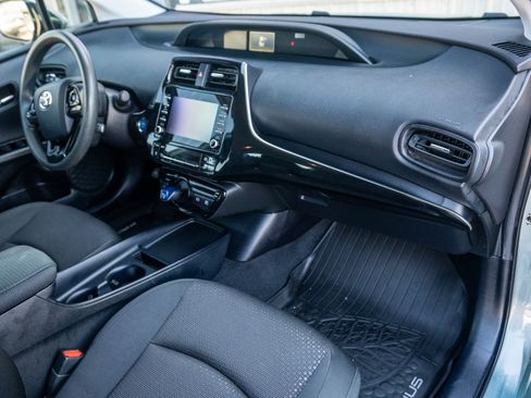 Used 2020 Toyota Prius image 34