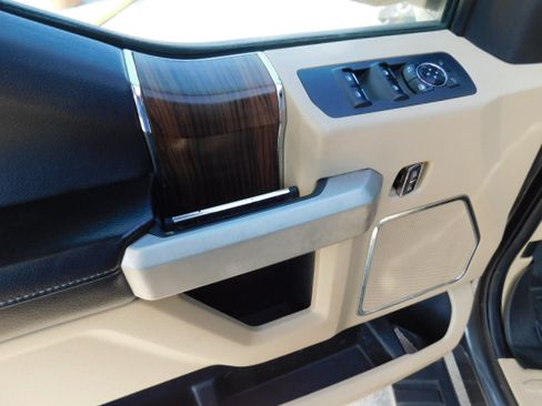 Used 2018 Ford F150 4x4 SuperCrew image 12