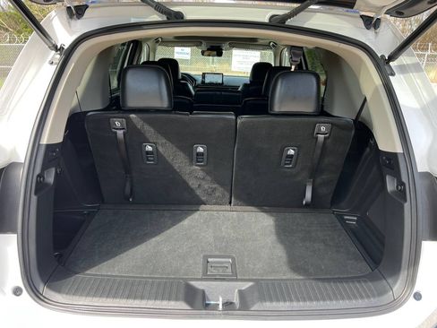 Used 2025 Honda Pilot Touring image 12