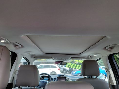 Used 2014 Ford Escape Titanium image 9