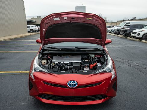 Used 2016 Toyota Prius image 11