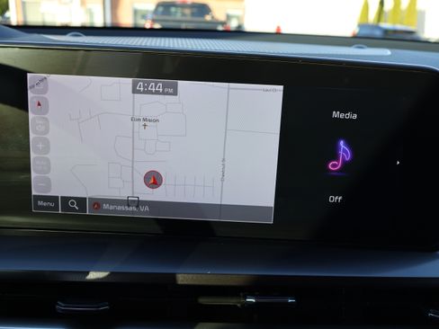 Used 2023 Kia Telluride S image 17