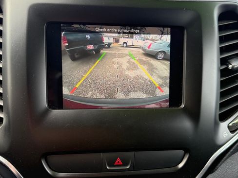 Used 2019 Jeep Cherokee Latitude image 15